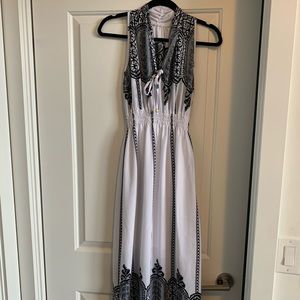 ✨ Black and white print cinched waist sundress ✨